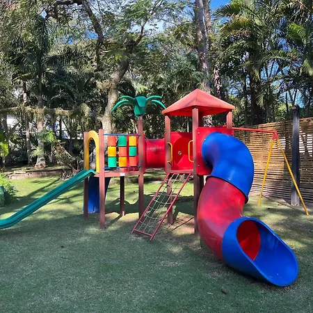 Residencial Cabanas da Praia Mole-2